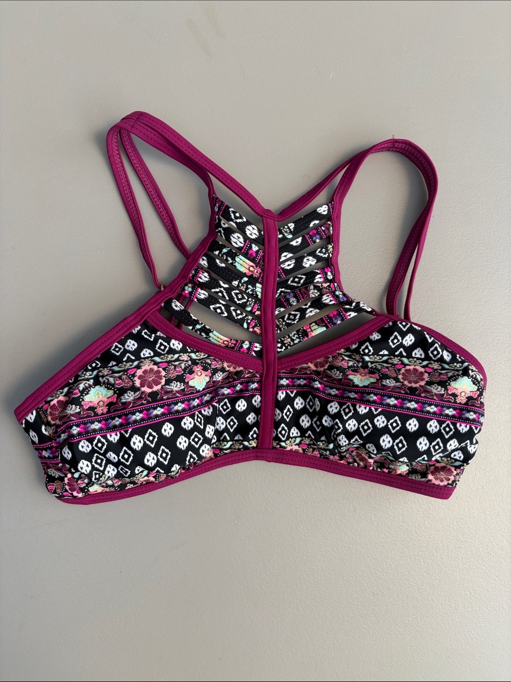SO Floral Strappy Sports Bralette - Black & Magenta